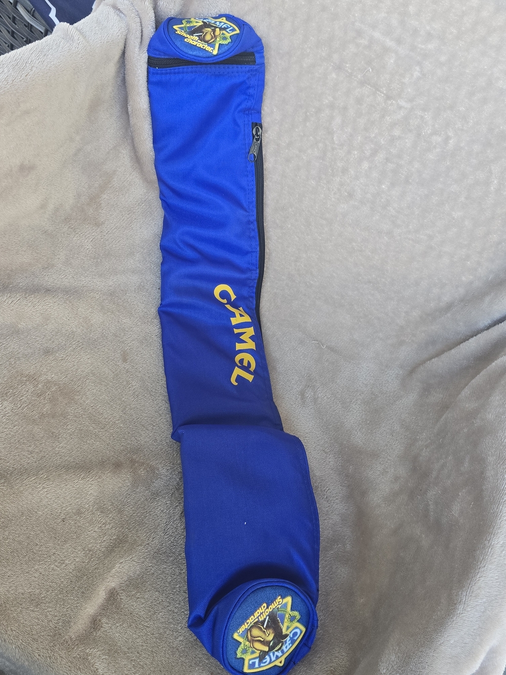 Vintage 1990s Camel brand pool cue or 6-pack storage bag